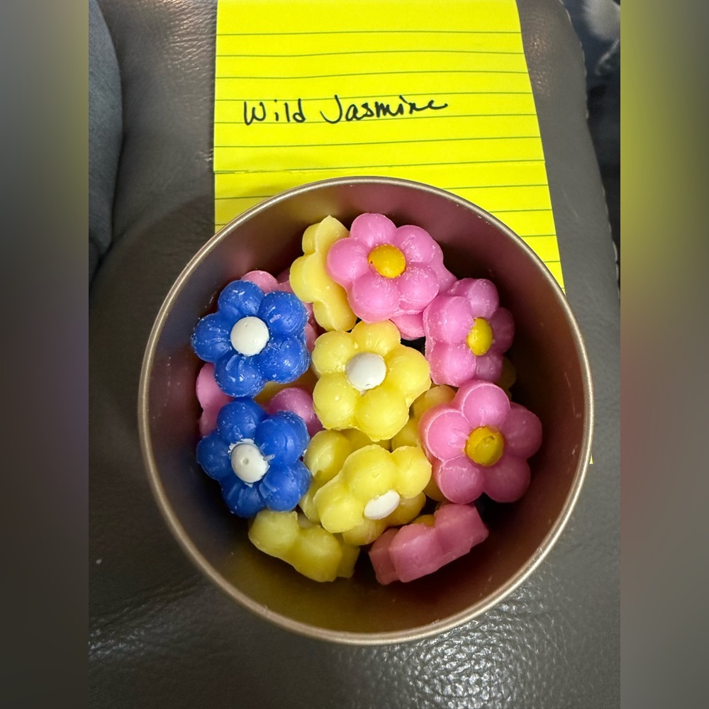 Wild Jasmine Wax Melts - Picture 2 of 3